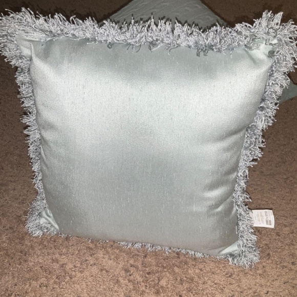 JC Penny Supreme Fringe Pillow Home Collection 17X17in 43X43cm - Picture 3 of 9